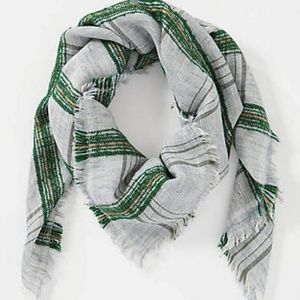 NWT J JILL Grey & Green Soft Textured Plaid Scarf